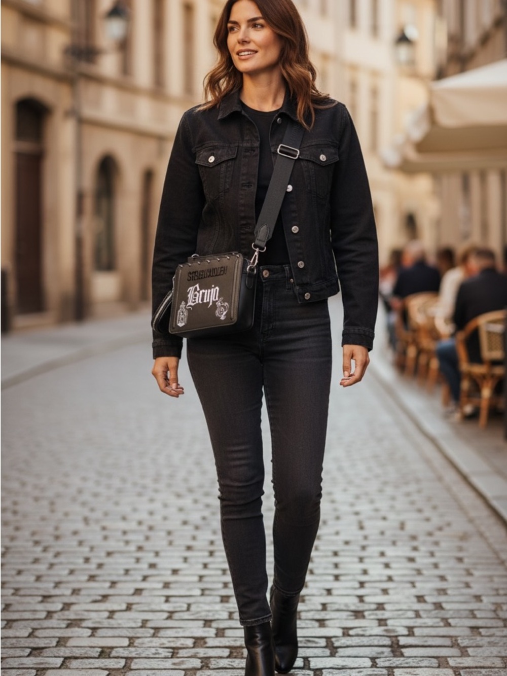 Steve Madden Black 'Bruja' Graphic Messenger